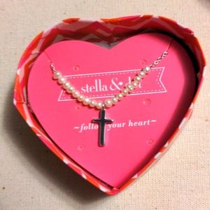NWT Stella & Dot Mini Pearl Cross Necklace.